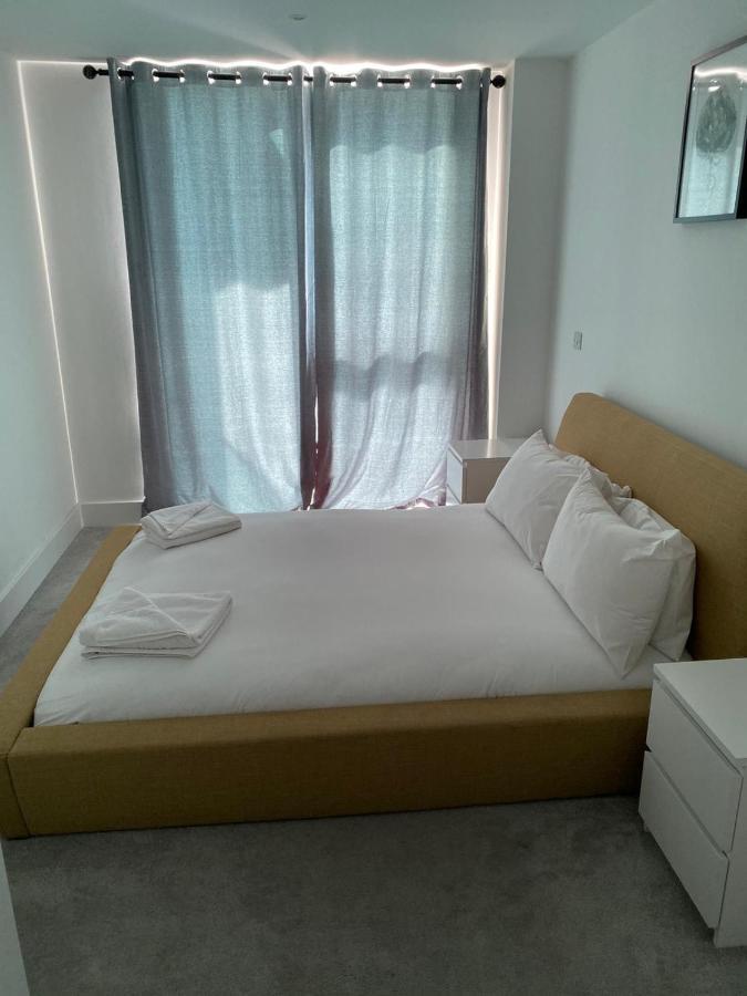 High View Two Bedroom Apartment In Woolwich London Kültér fotó